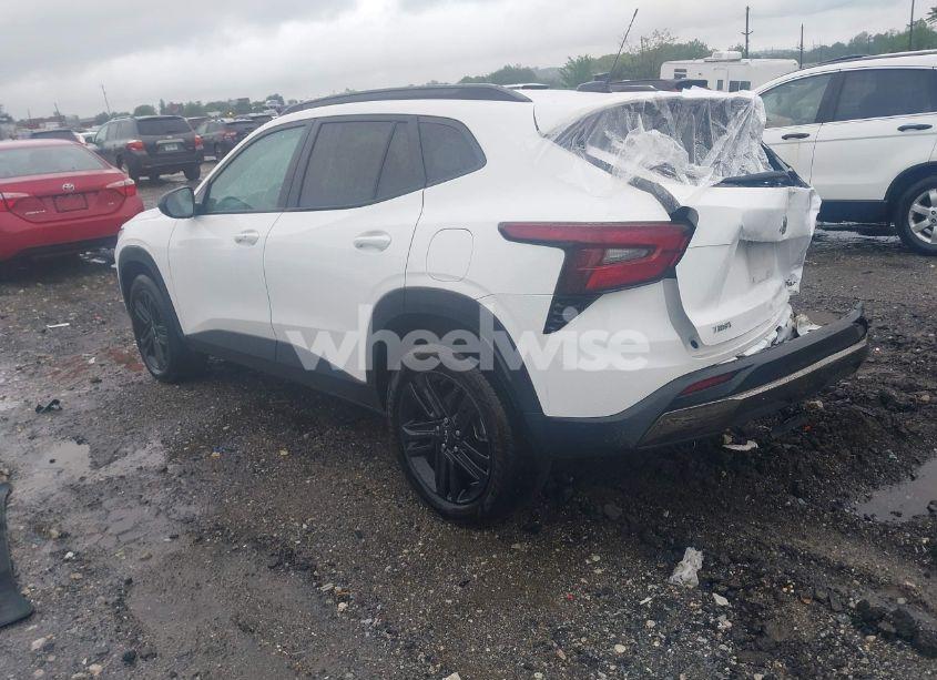 Photo 3 of 2024 Chevrolet Trax FWD ACTIV (VIN KL77LKE23RC079796)