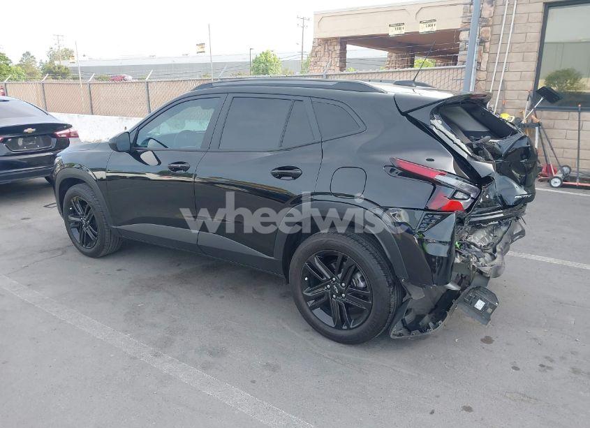 Photo 3 of 2024 Chevrolet Trax FWD ACTIV (VIN KL77LKE25RC201879)