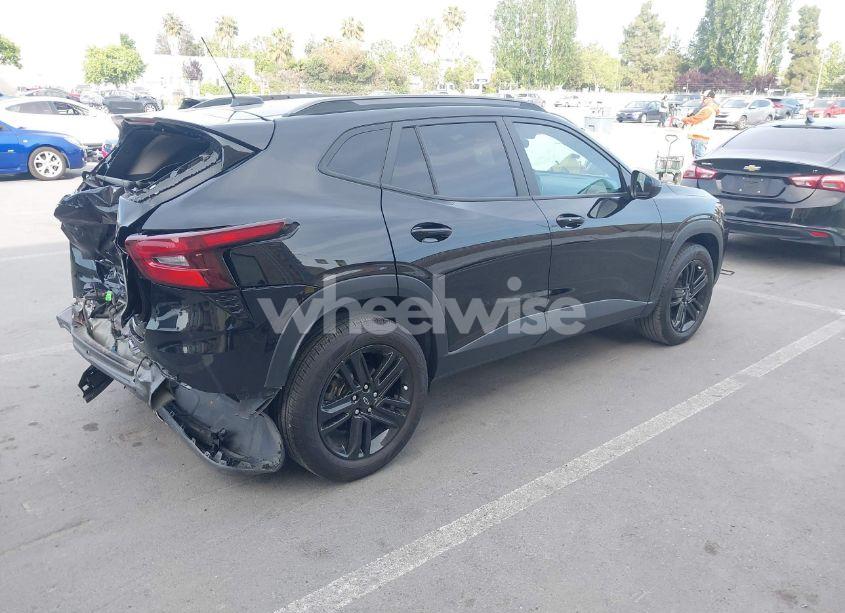 Photo 4 of 2024 Chevrolet Trax FWD ACTIV (VIN KL77LKE25RC201879)