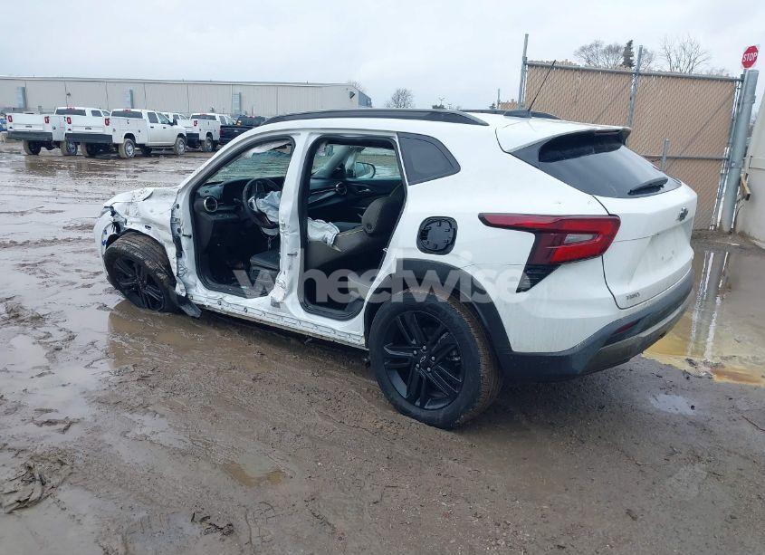 Photo 3 of 2024 Chevrolet Trax FWD ACTIV (VIN KL77LKE26RC177687)