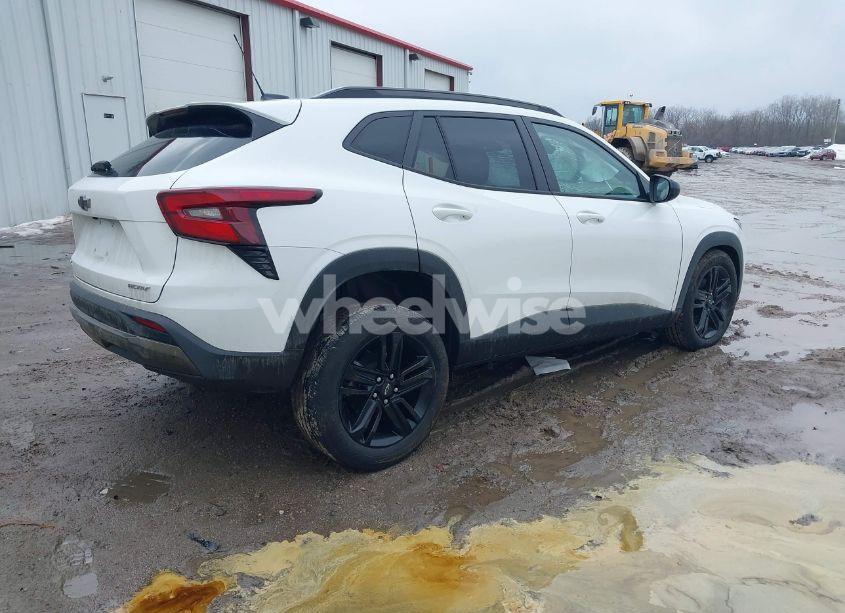 Photo 4 of 2024 Chevrolet Trax FWD ACTIV (VIN KL77LKE26RC177687)