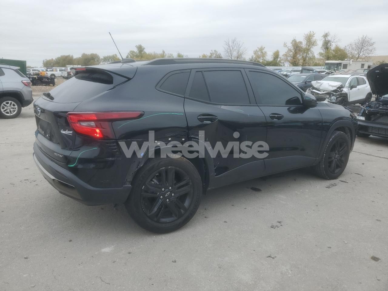 Photo 3 of 2024 CHEVROLET TRAX ACTIV (VIN KL77LKE27RC130667)