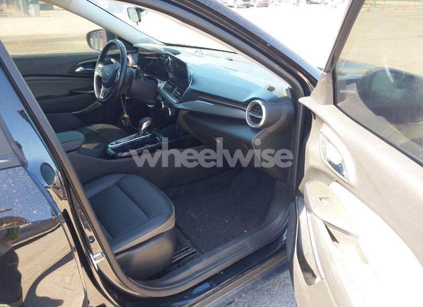 Photo 5 of 2024 Chevrolet Trax FWD ACTIV (VIN KL77LKE2XRC004271)