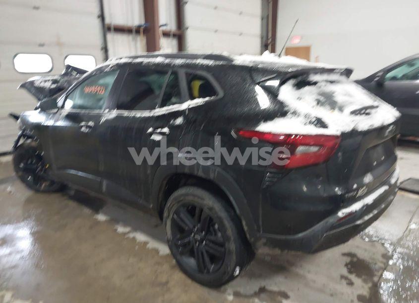 Photo 3 of 2024 Chevrolet Trax FWD ACTIV (VIN KL77LKE2XRC134261)