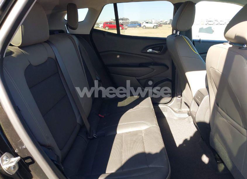 Photo 8 of 2025 Chevrolet Trax FWD ACTIV (VIN KL77LKEP0SC071687)