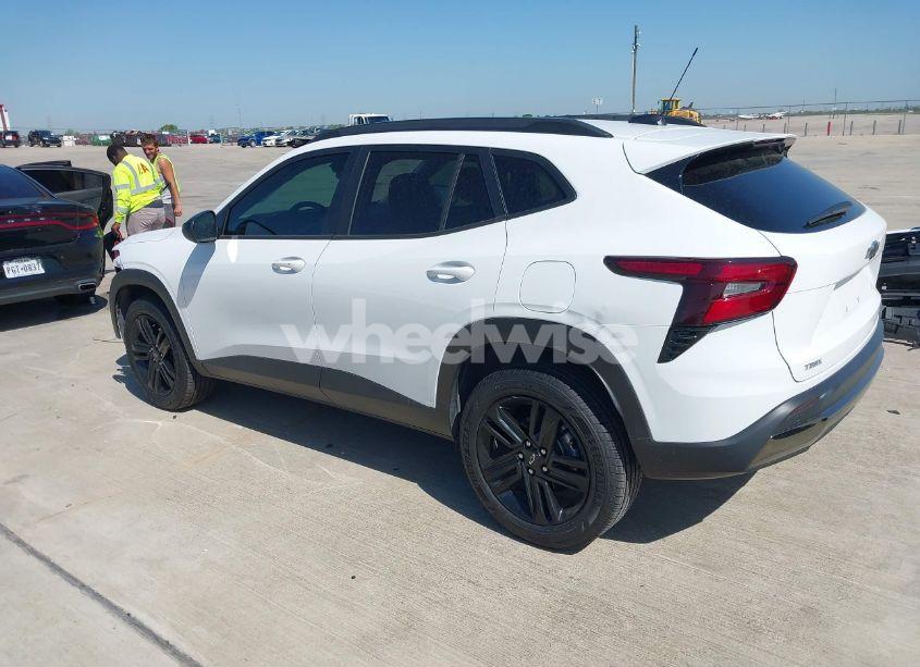 Photo 3 of 2025 Chevrolet Trax FWD ACTIV (VIN KL77LKEP4SC104061)