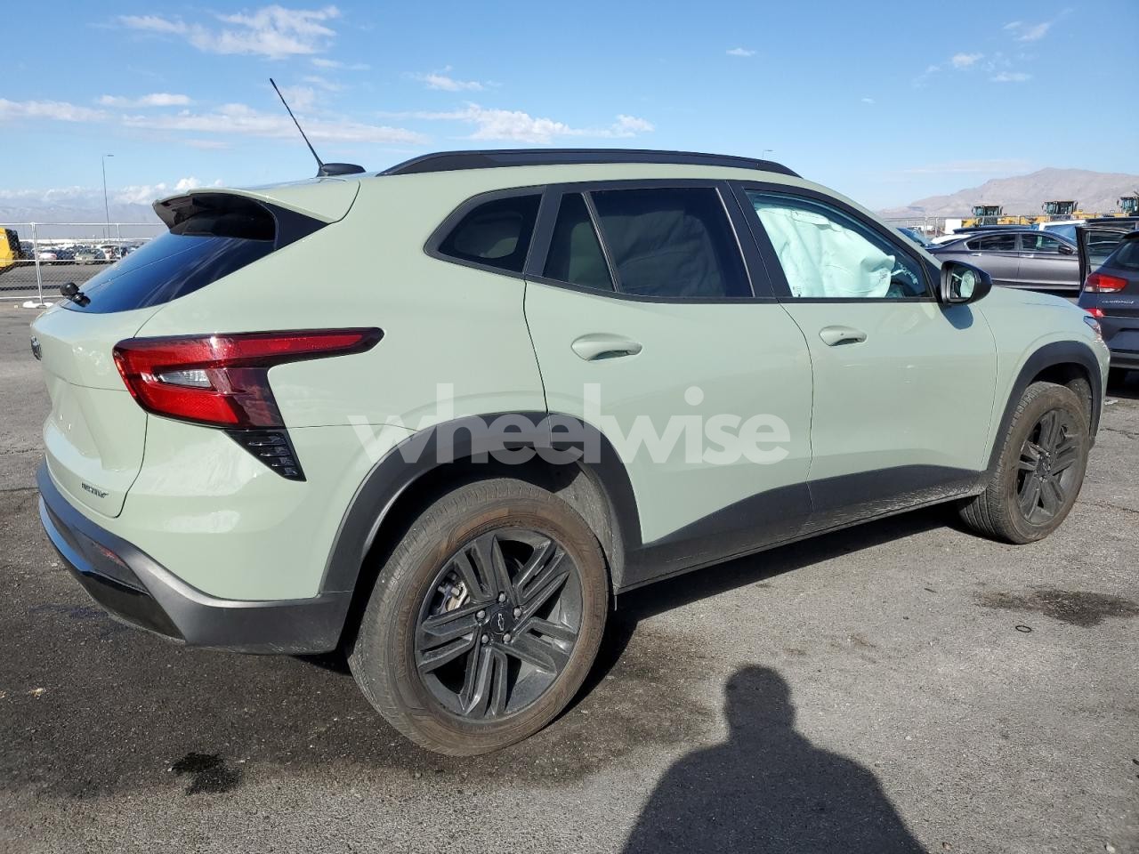 Photo 3 of 2024 CHEVROLET TRAX ACTIV (VIN KL77LKEP7SC018758)