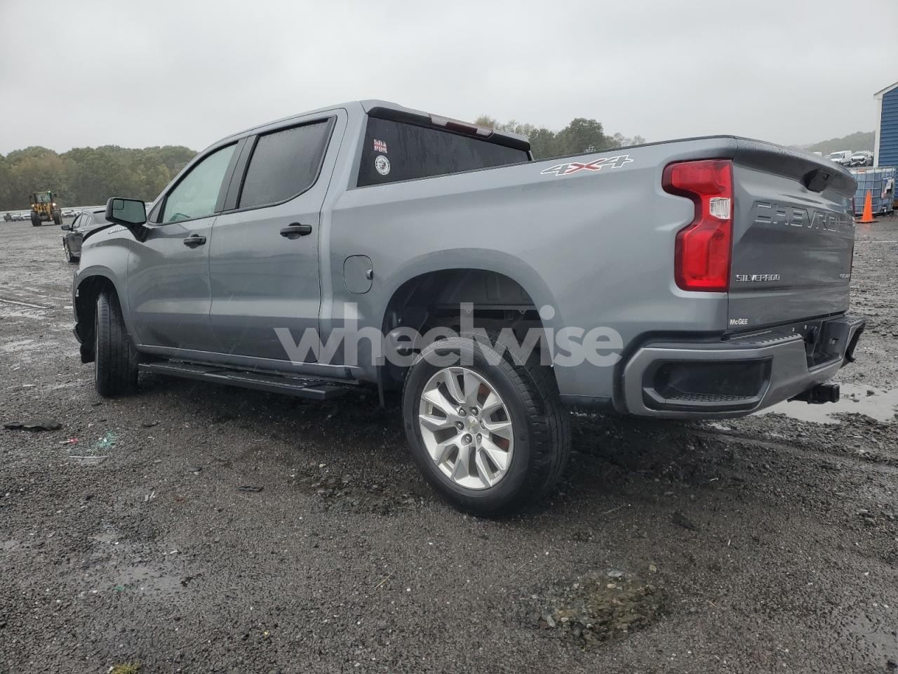 Photo 2 of 2021 CHEVROLET SILVERADO K1500 CUSTOM (VIN KL79MMS22NB088589)