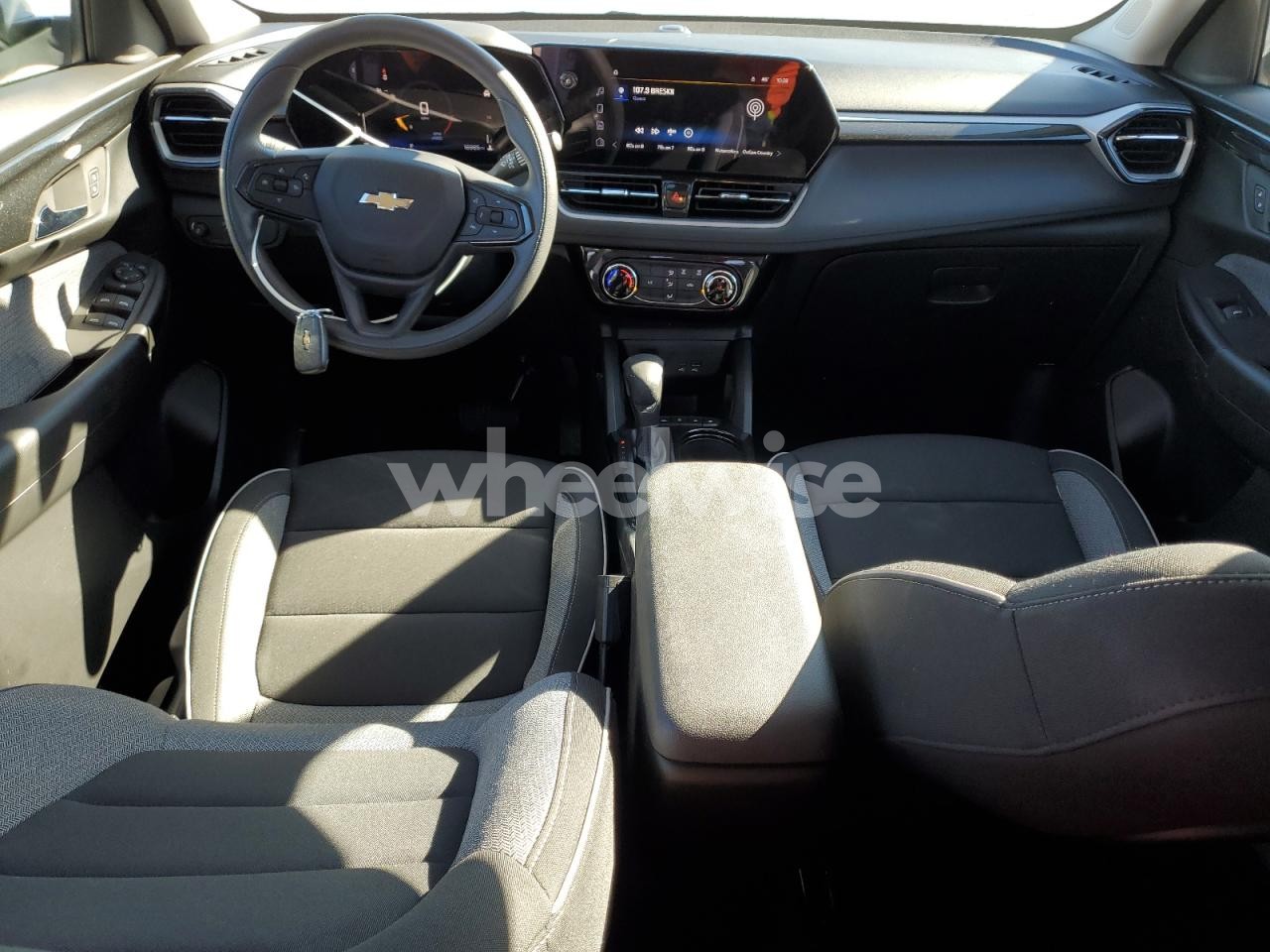 Photo 8 of 2025 CHEVROLET TRAILBLAZER LT (VIN KL79MPSL5SB177515)