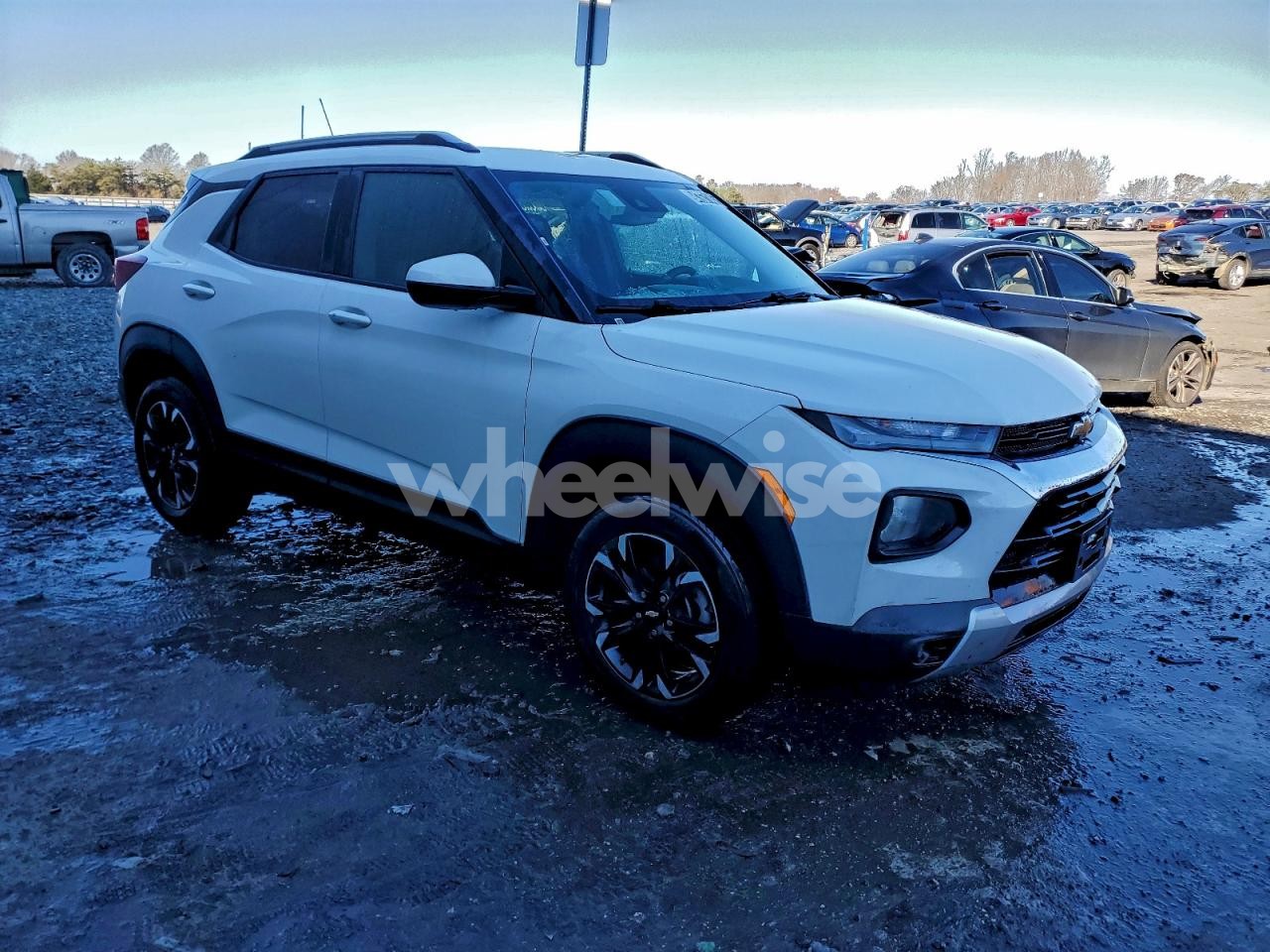 Photo 4 of 2023 CHEVROLET TRAILBLAZER LT (VIN KL79MRSL0PB177098)