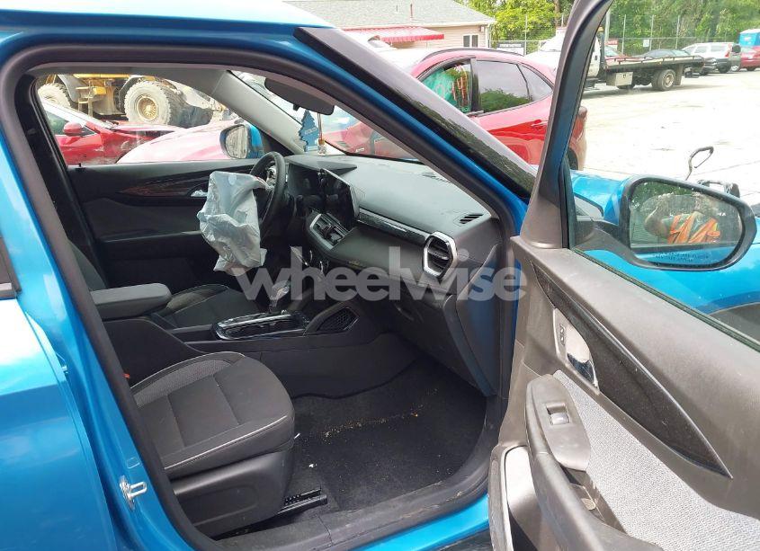 Photo 5 of 2025 Chevrolet Trailblazer AWD LT (VIN KL79MRSL1SB016798)