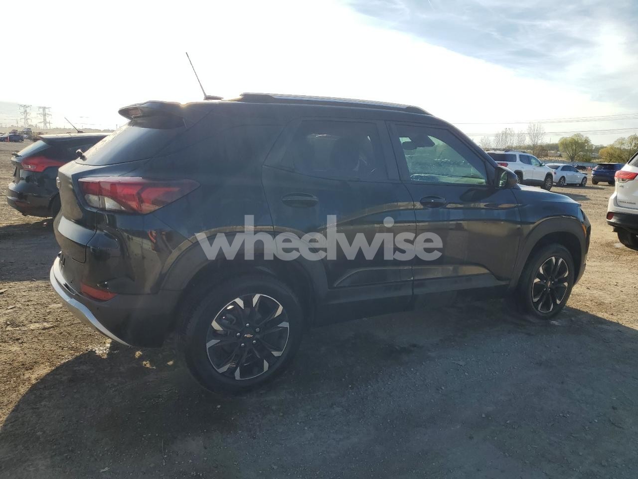Photo 3 of 2022 CHEVROLET TRAILBLAZER LT (VIN KL79MRSLXNB101451)