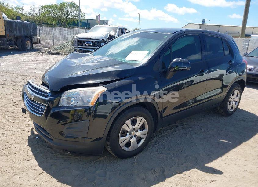 Photo 2 of 2016 Chevrolet Trax 1LS (VIN KL7CJKSB0GB606592)