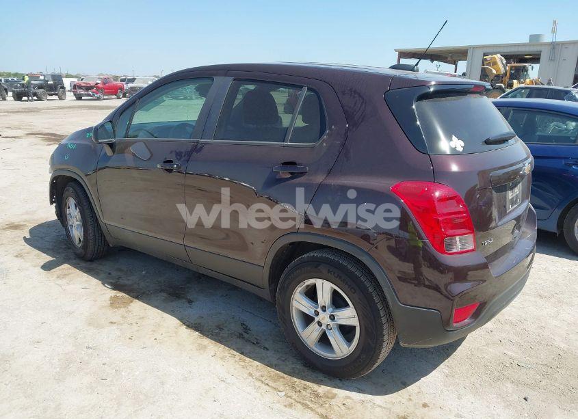 Photo 3 of 2020 Chevrolet Trax FWD LS (VIN KL7CJKSB0LB338704)