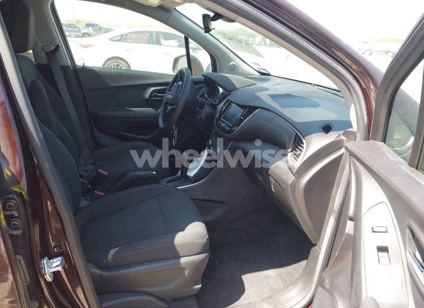 Photo 5 of 2020 Chevrolet Trax FWD LS (VIN KL7CJKSB0LB338704)