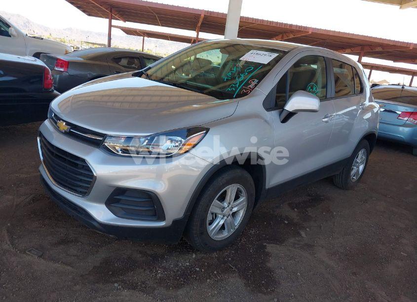 Photo 2 of 2021 Chevrolet Trax FWD LS (VIN KL7CJKSB0MB335660)