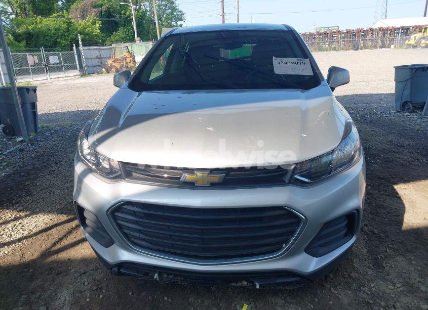 Photo 11 of 2020 Chevrolet Trax FWD LS (VIN KL7CJKSB1LB024737)