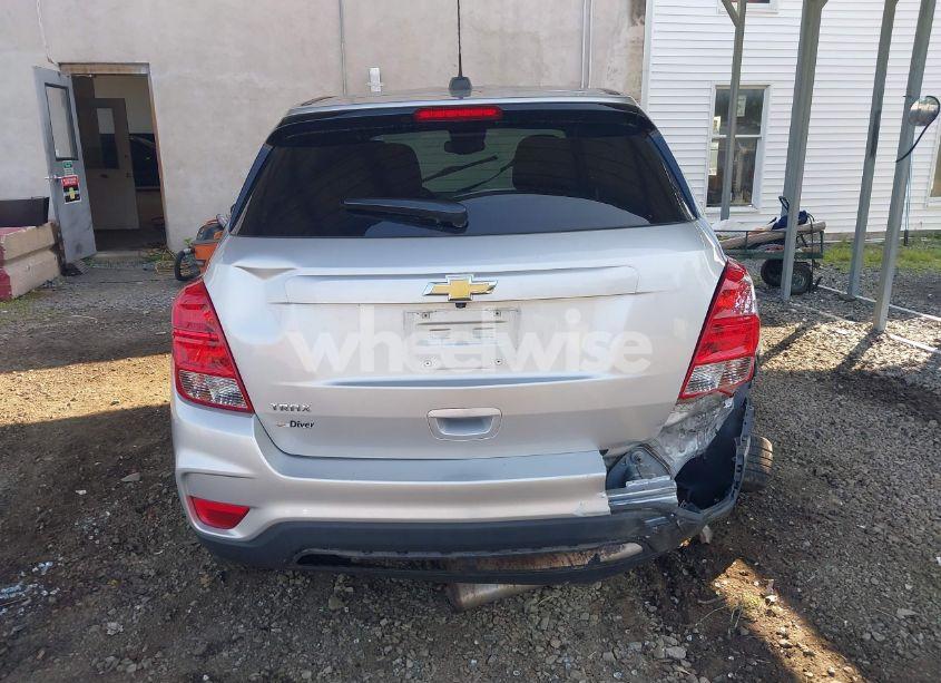 Photo 15 of 2020 Chevrolet Trax FWD LS (VIN KL7CJKSB1LB024737)