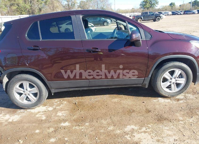 Photo 14 of 2020 Chevrolet Trax FWD LS (VIN KL7CJKSB1LB346150)