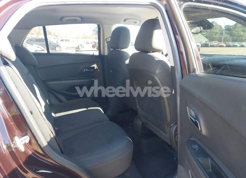 Photo 8 of 2020 Chevrolet Trax FWD LS (VIN KL7CJKSB1LB346150)