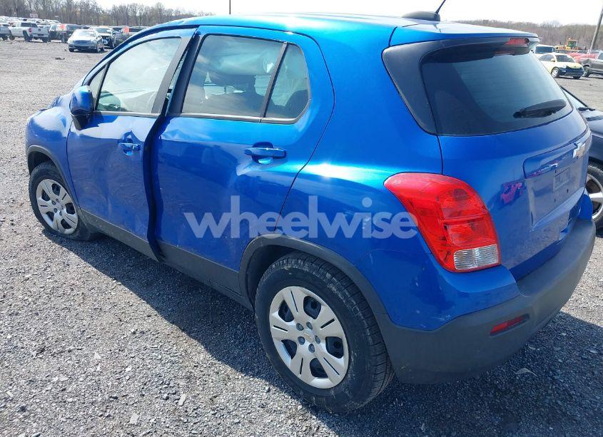 Photo 3 of 2016 Chevrolet Trax 1LS (VIN KL7CJKSB2GB584109)