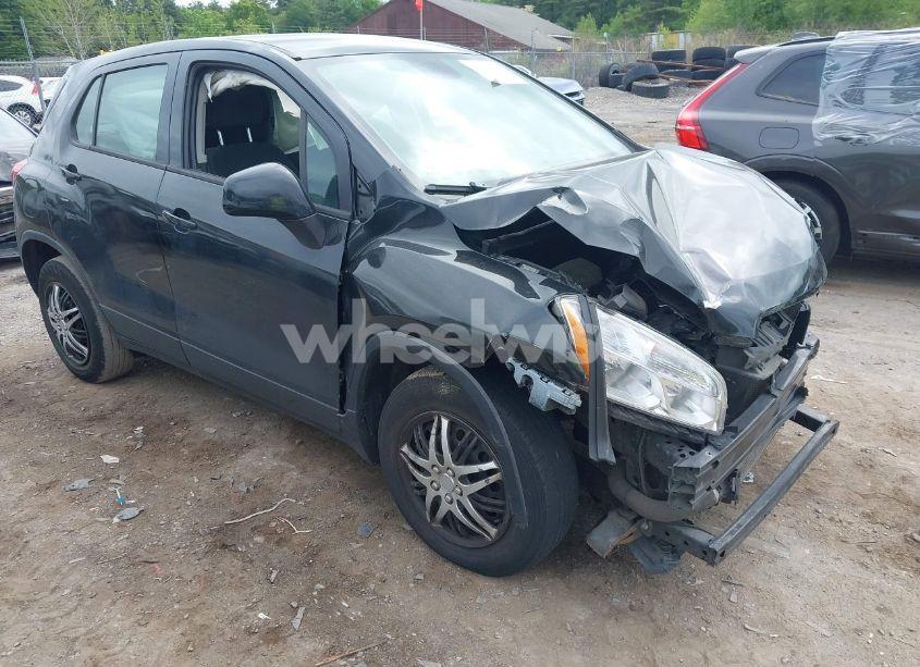 2016 Chevrolet Trax 1LS (VIN KL7CJKSB2GB640081) main photo
