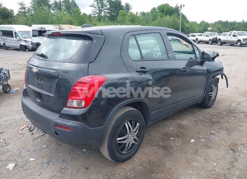 Photo 4 of 2016 Chevrolet Trax 1LS (VIN KL7CJKSB2GB640081)