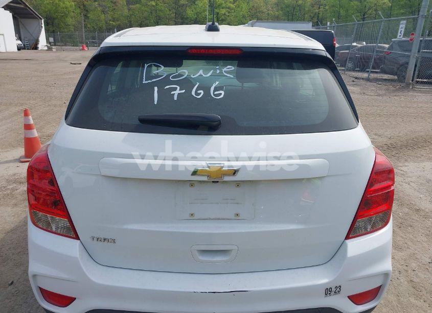 Photo 16 of 2018 Chevrolet Trax LS (VIN KL7CJKSB2JB721766)