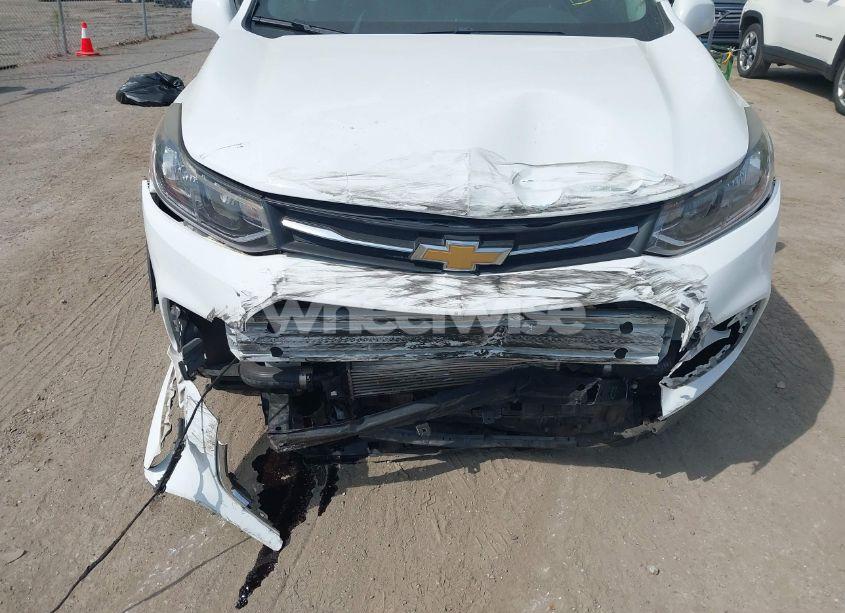 Photo 6 of 2018 Chevrolet Trax LS (VIN KL7CJKSB2JB721766)