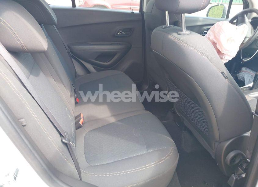 Photo 8 of 2018 Chevrolet Trax LS (VIN KL7CJKSB2JB721766)