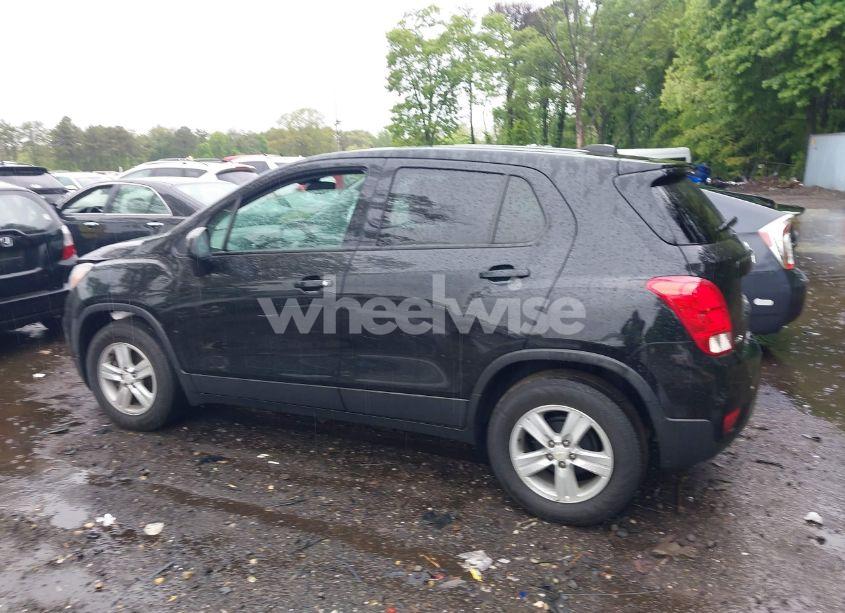 Photo 14 of 2021 Chevrolet Trax FWD LS (VIN KL7CJKSB2MB312199)
