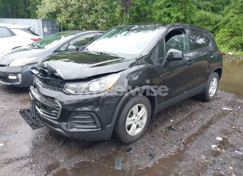 Photo 2 of 2021 Chevrolet Trax FWD LS (VIN KL7CJKSB2MB312199)