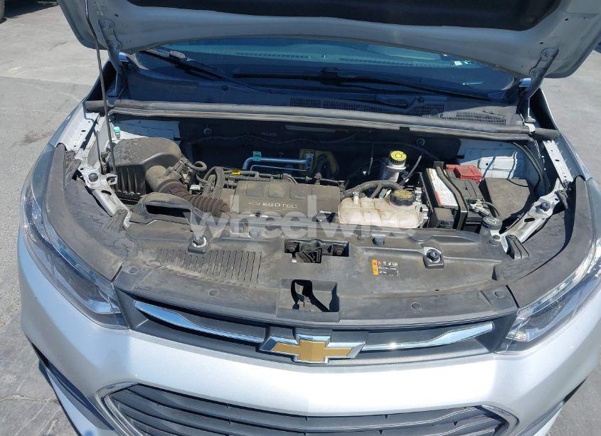 Photo 10 of 2018 Chevrolet Trax LS (VIN KL7CJKSB3JB541356)