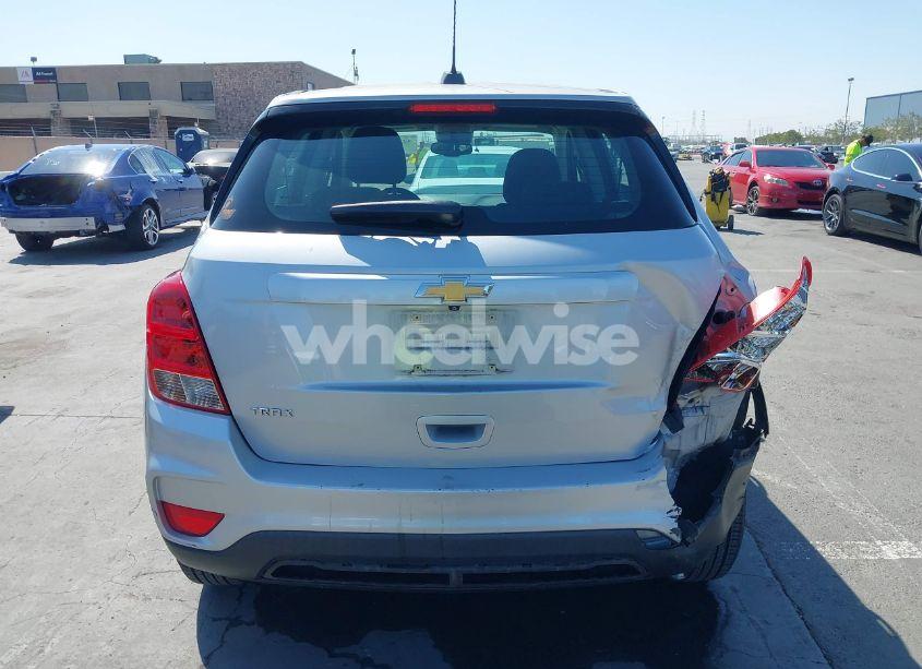 Photo 16 of 2018 Chevrolet Trax LS (VIN KL7CJKSB3JB541356)