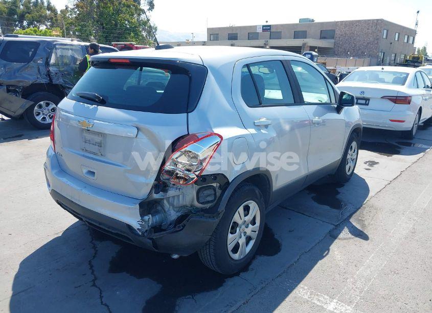 Photo 6 of 2018 Chevrolet Trax LS (VIN KL7CJKSB3JB541356)