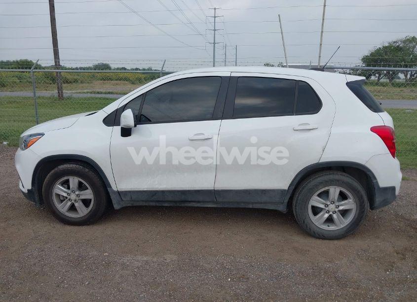 Photo 14 of 2020 Chevrolet Trax FWD LS (VIN KL7CJKSB3LB059411)