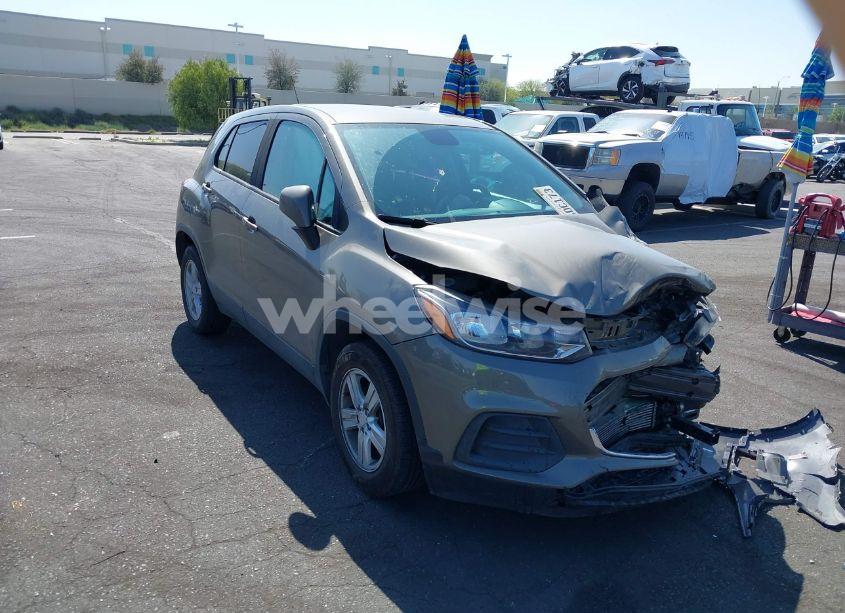2020 Chevrolet Trax FWD LS (VIN KL7CJKSB3LB353522) main photo