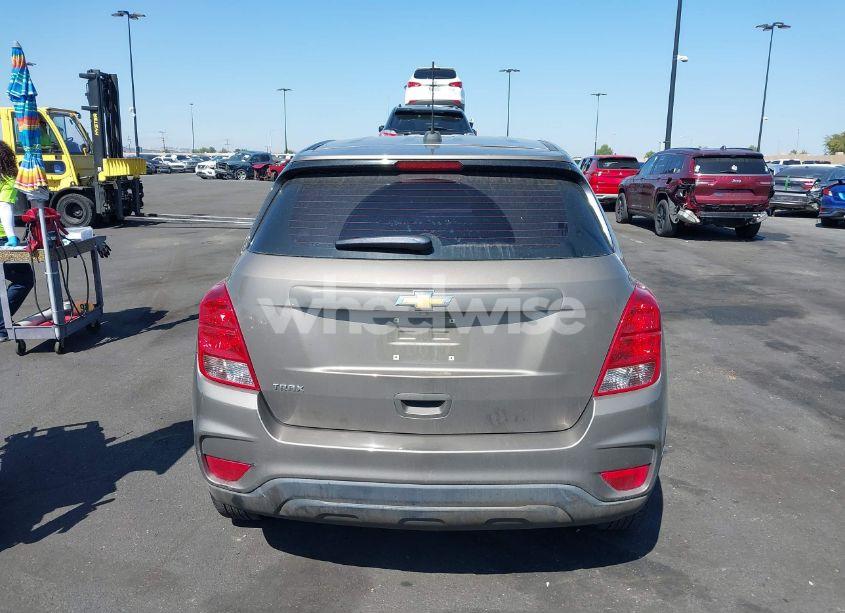 Photo 17 of 2020 Chevrolet Trax FWD LS (VIN KL7CJKSB3LB353522)