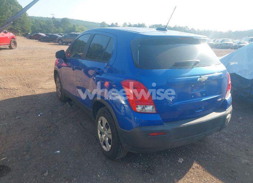 Photo 3 of 2016 Chevrolet Trax 1LS (VIN KL7CJKSB4GB605008)
