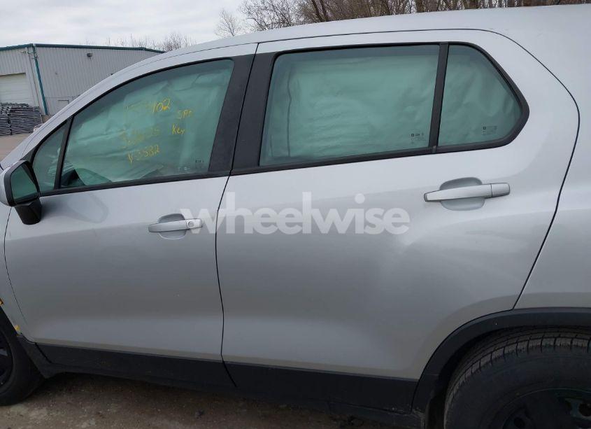 Photo 14 of 2017 Chevrolet Trax LS (VIN KL7CJKSB4HB183582)