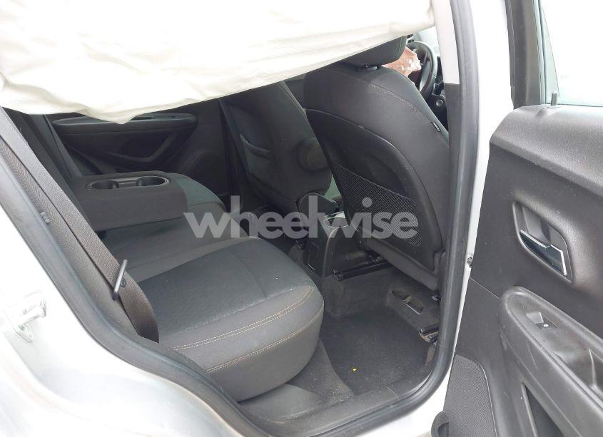 Photo 8 of 2017 Chevrolet Trax LS (VIN KL7CJKSB4HB183582)