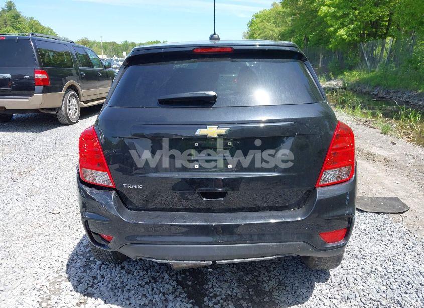 Photo 15 of 2021 Chevrolet Trax FWD LS (VIN KL7CJKSB4MB302421)