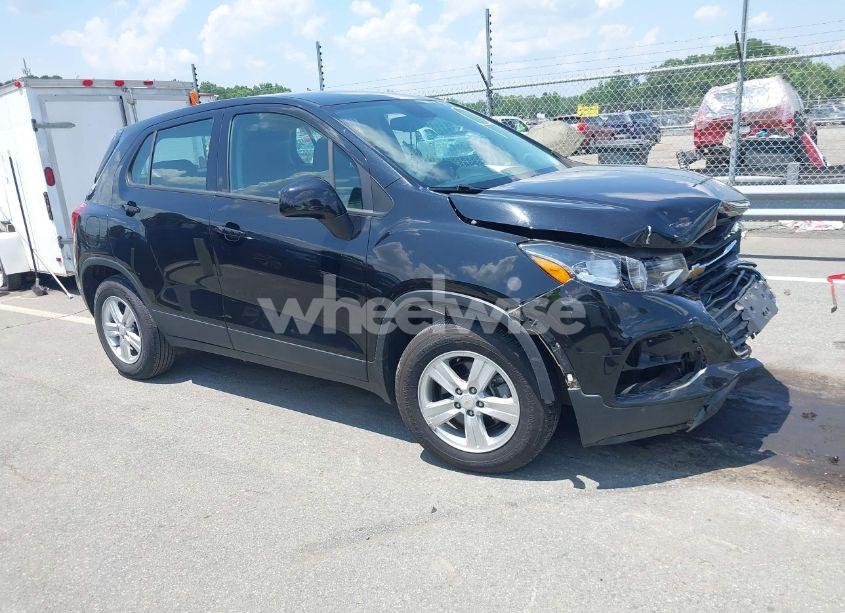 2021 Chevrolet Trax FWD LS (VIN KL7CJKSB4MB320580) main photo