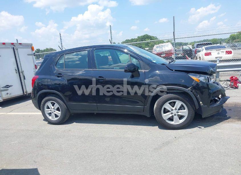 Photo 13 of 2021 Chevrolet Trax FWD LS (VIN KL7CJKSB4MB320580)