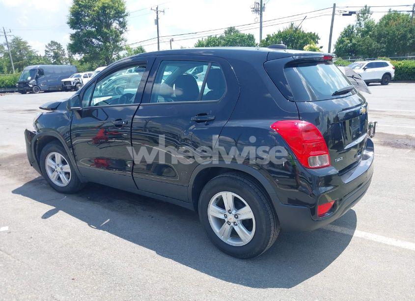 Photo 3 of 2021 Chevrolet Trax FWD LS (VIN KL7CJKSB4MB320580)