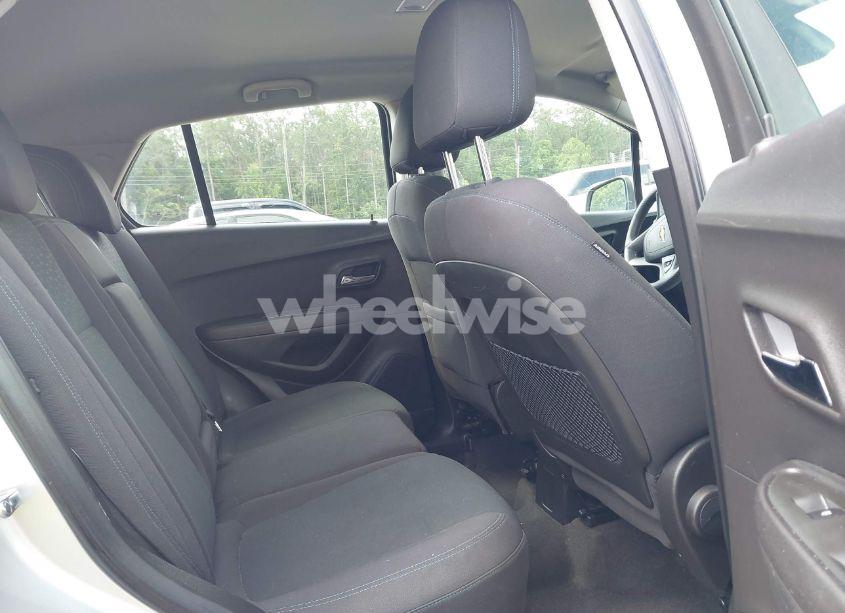 Photo 8 of 2016 Chevrolet Trax 1LS (VIN KL7CJKSB5GB582810)