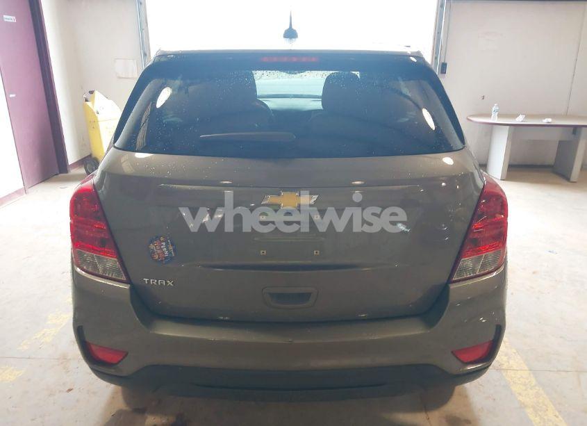 Photo 16 of 2021 Chevrolet Trax FWD LS (VIN KL7CJKSB5MB310429)