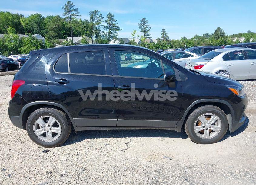 Photo 13 of 2021 Chevrolet Trax FWD LS (VIN KL7CJKSB5MB319406)