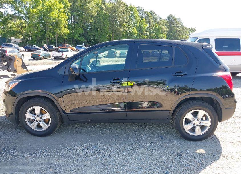 Photo 14 of 2021 Chevrolet Trax FWD LS (VIN KL7CJKSB5MB319406)
