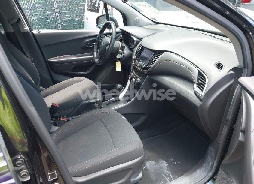 Photo 5 of 2021 Chevrolet Trax FWD LS (VIN KL7CJKSB5MB319406)